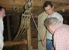 Bro. Pieter Visser, from Lodge St John in the South, explaining the winch to the visitors.